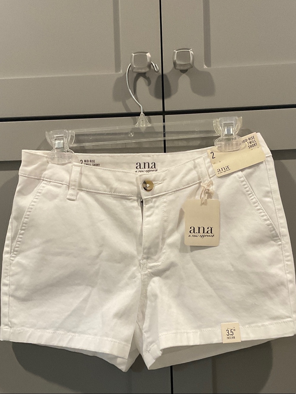a.n.a White Mid-Rise Women’s 3.5” Shorts